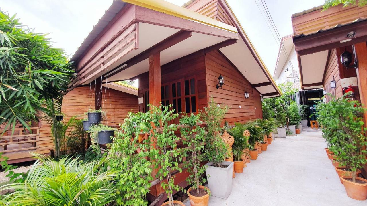 Happy Pensión Bungalow Sukhothai Exterior foto