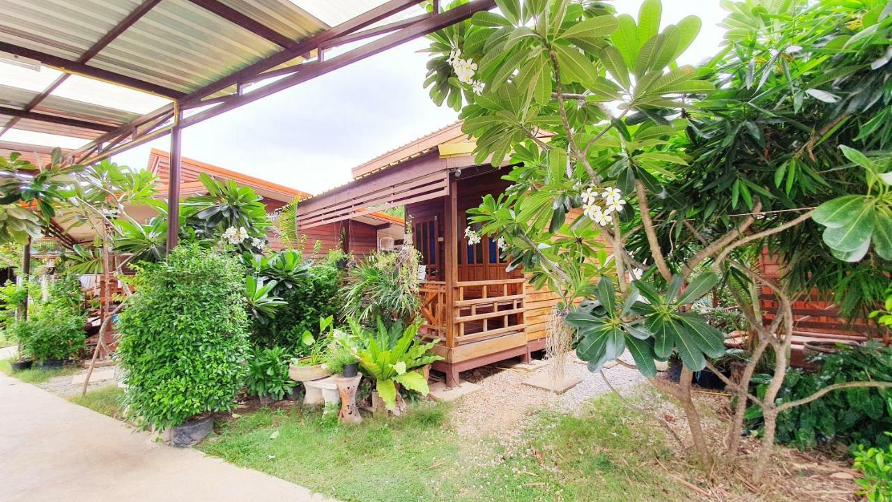 Happy Pensión Bungalow Sukhothai Exterior foto